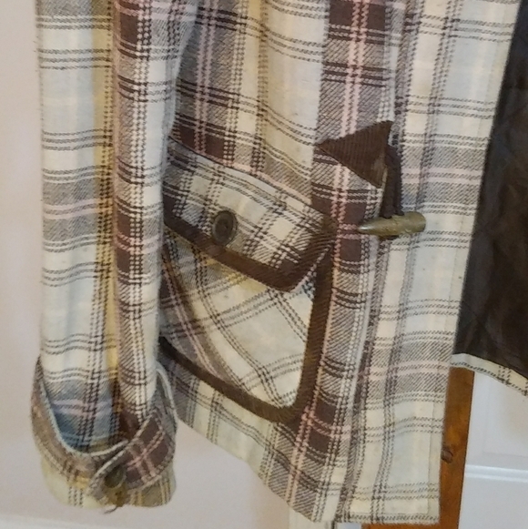 Billabong Wool Blend Brown Pink Plaid Pea Coat Jacket Size S Quilt Lined Pockets - Picture 6 of 9